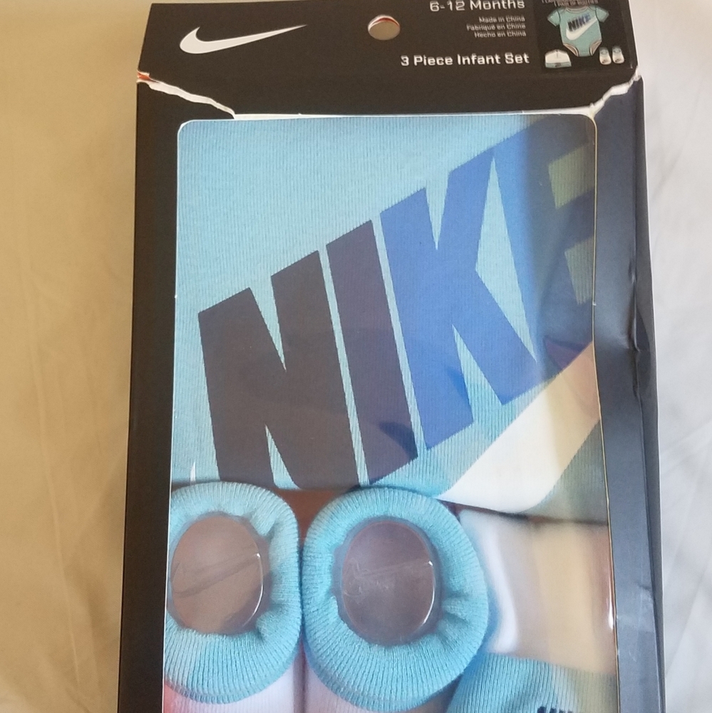 Nike infant set